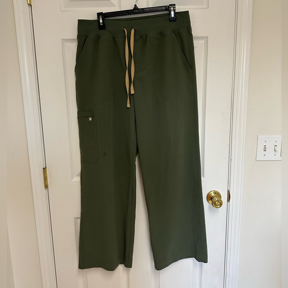 Figs Isabel High Rise Wide Leg Scrub Pant- Moss